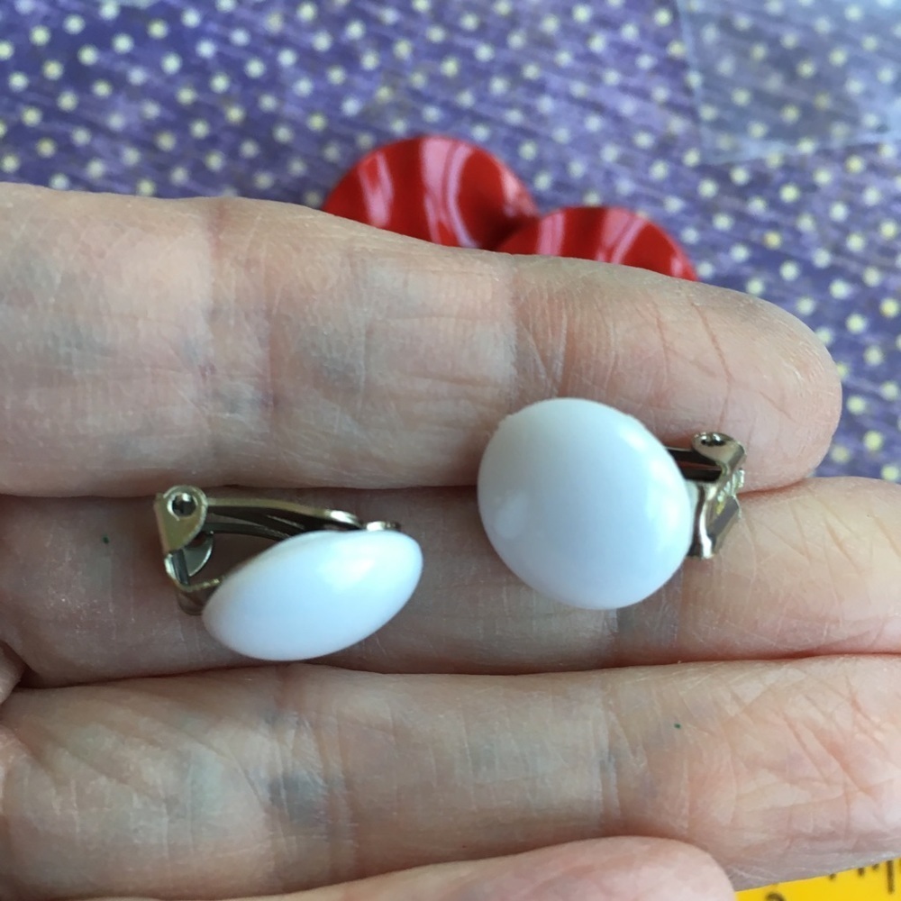 Clip-On Earrings Two Pairs Red & White - Picture 8 of 8